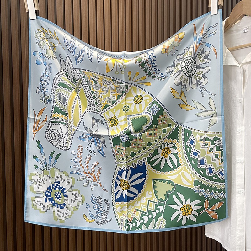 Ethnic Boho Fashion - Foulard Quadrato Verde Boho con Motivo