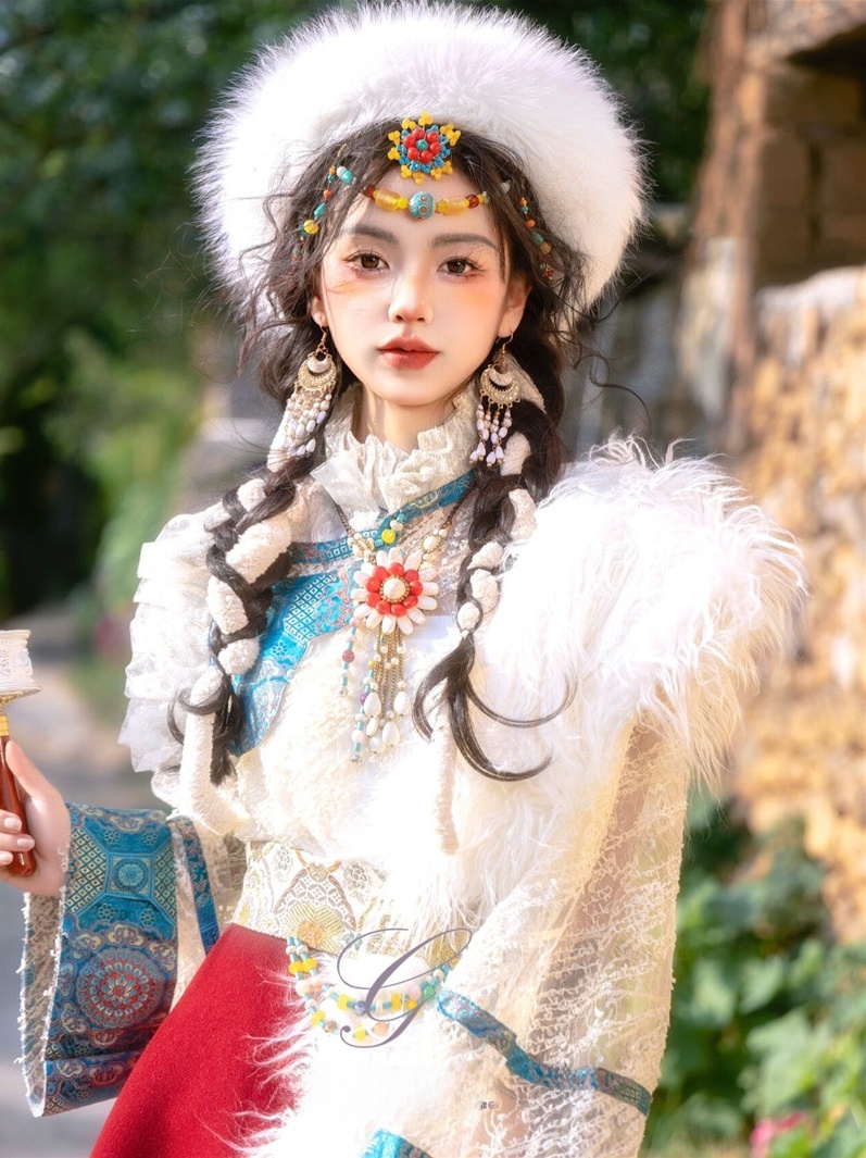 Nuovo Stile di Abbigliamento E - Ethnic Fashion Photography recensione e prezzo