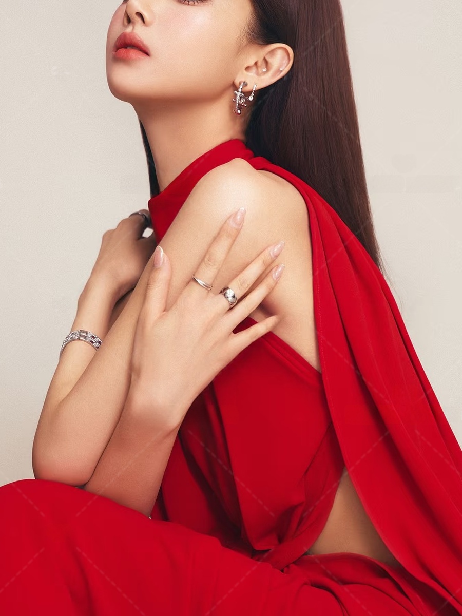 Abito Rosso per Fotografia di  - Ethnic Fashion Photography recensione e prezzo