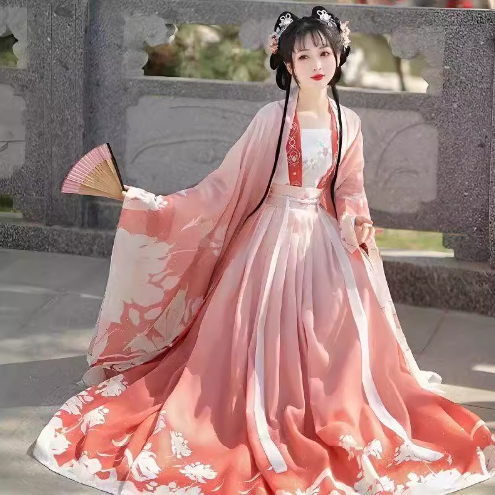 Abiti di moda in stile etnico  - Ethnic Dress Fashion Show recensione e prezzo