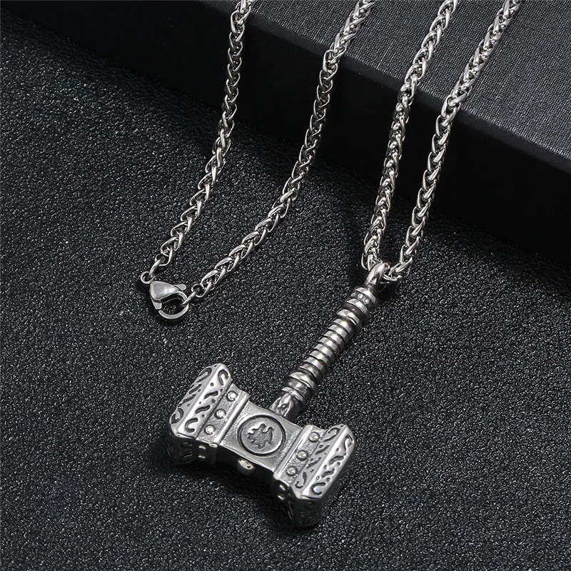 Collana con martello di Thor N - Ethnic Fashion World recensione e prezzo